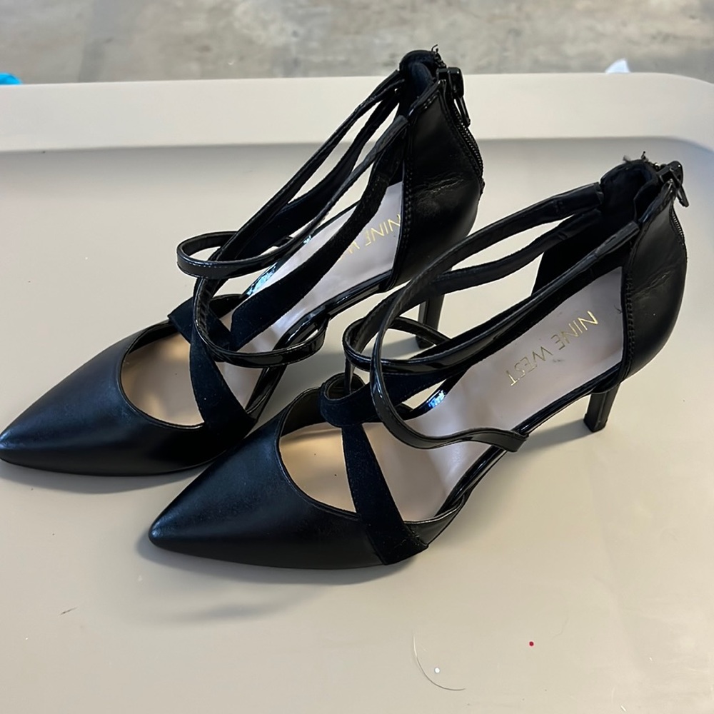 Nine West Strappy heels black size 6M